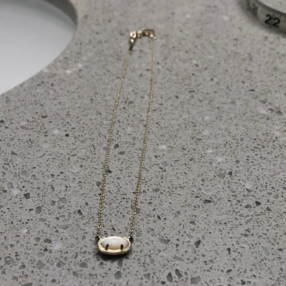 Kendra Scott Elisa Gold Necklace Ivory Mother of pearl